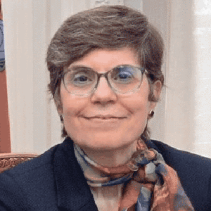 Dña. AMPARO QUINTANA GARCÍA